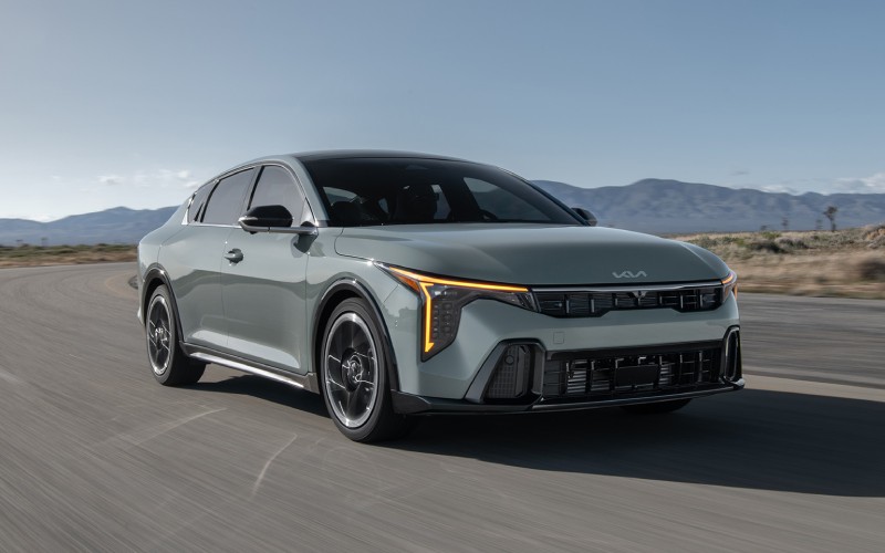 Comparing and Contrasting the 2025 Kia K4 vs 2025 Toyota Corolla near Dearborn, MI