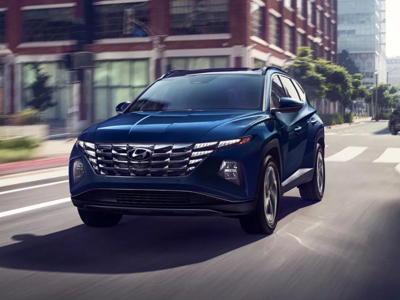 Exploring the 2024 Hyundai Tucson Hybrid near Troy, MI