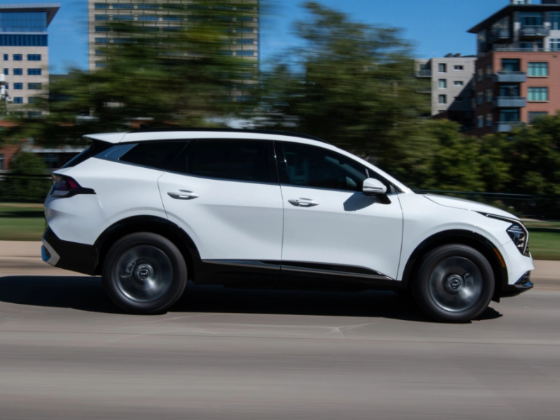 Test Drive the 2024 Kia Sportage Hybrid Near Auburn Hills MI