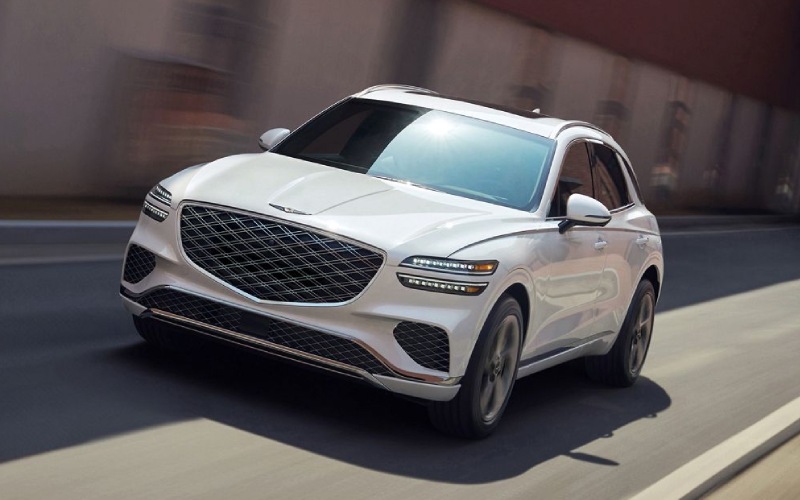 Why Macomb, MI drivers value the 2026 Genesis GV70’s 27-inch OLED Display and Terrain Mode