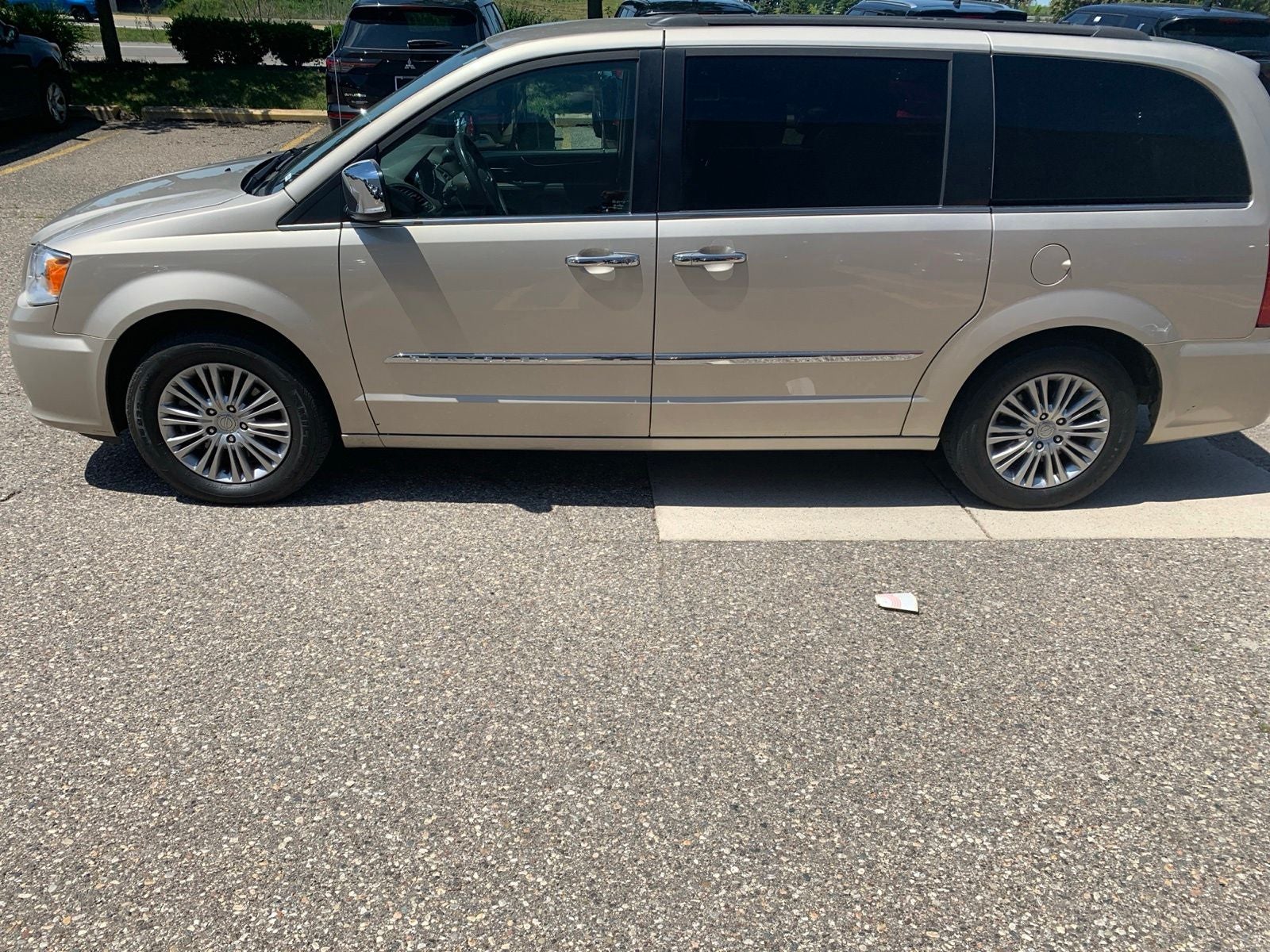 2015 Chrysler Town & Country Touring-L