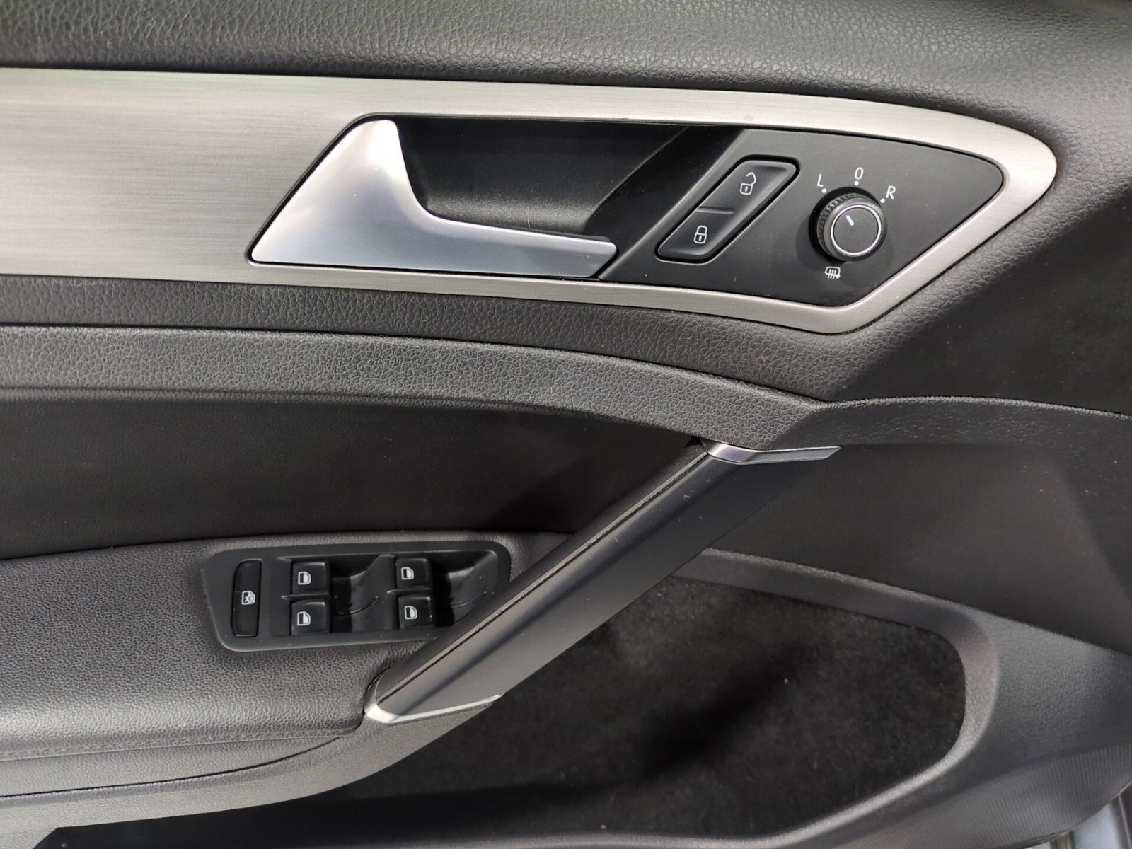2015 Volkswagen Golf TDI S 4-Door