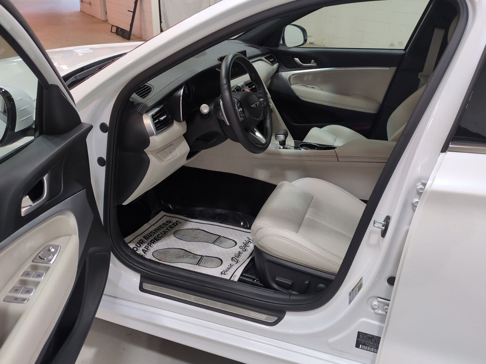 2025 Genesis G70 2.5T