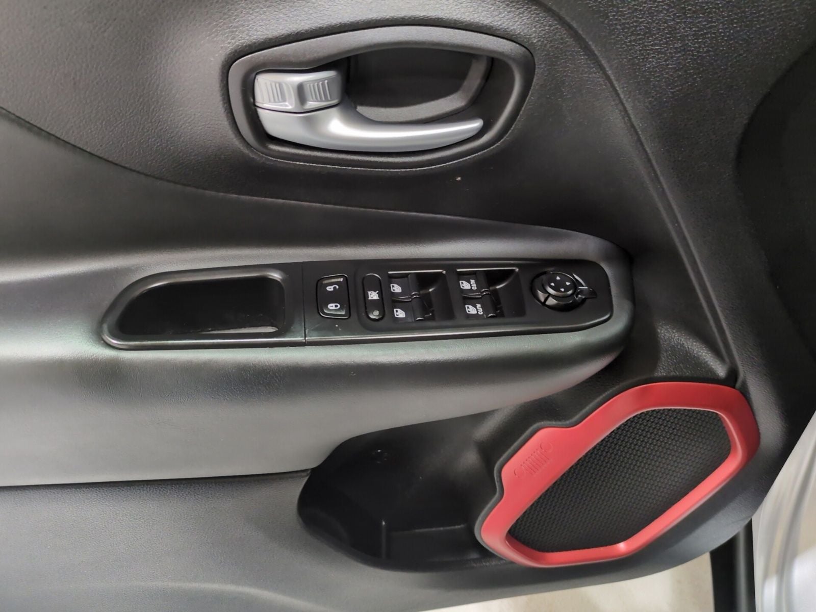 2015 Jeep Renegade Trailhawk